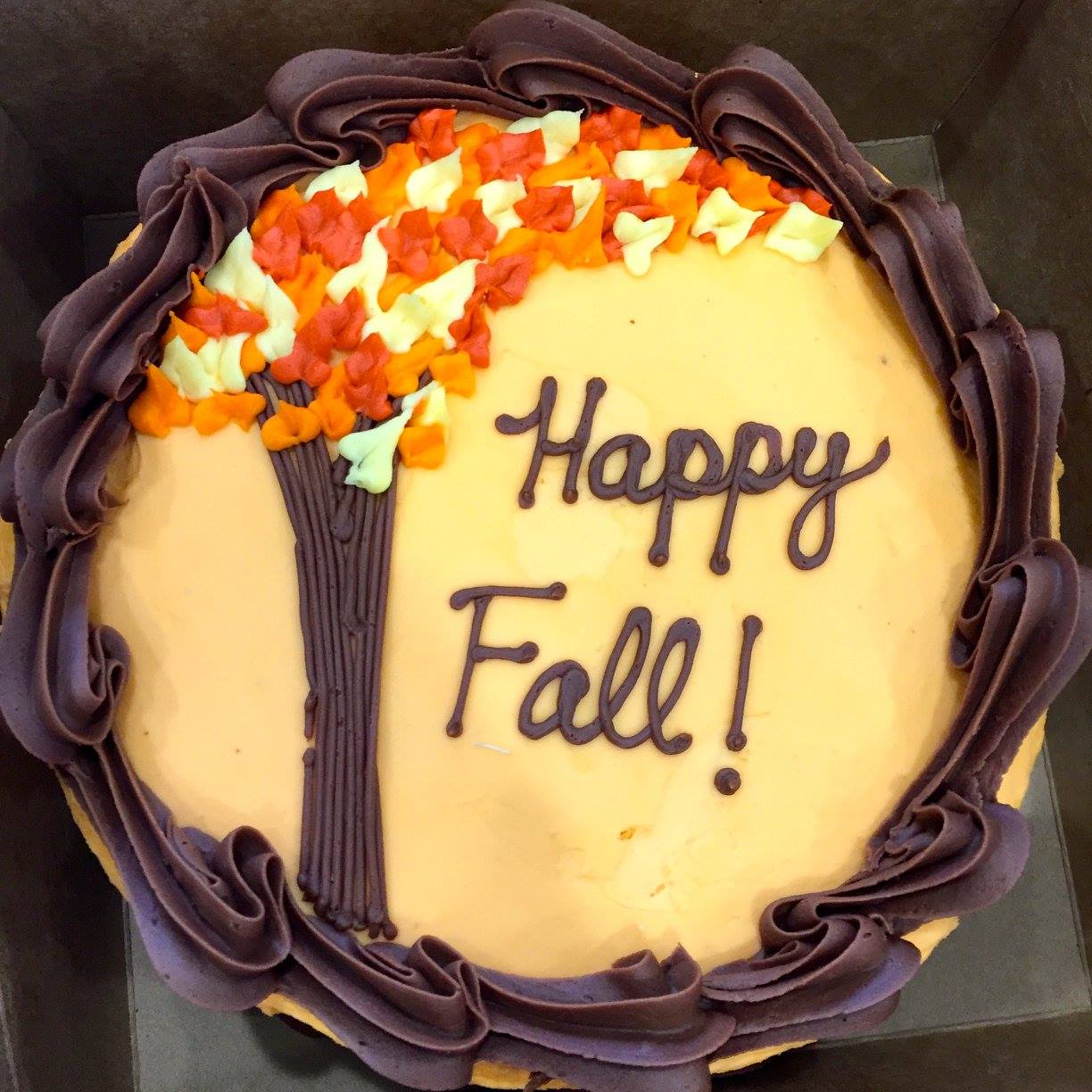 cake with Happy Fall decoration